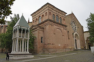 Bologna: Piazza San Domenico, Basilica di San Domenico, Arca di Rolandino de' Passeggeri, 25.5.2024 Bologna
