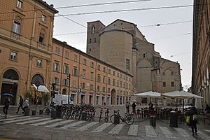 Bologna: Piazza Galvani, Basilica di San Petronio, 25.5.2024 Bologna