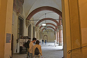 Bologna: Palazzo D' Accursio comunale, Galleria Accursio, 25.5.2024 Bologna