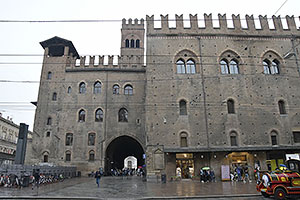 Bologna: Palazzo Re Enzo, Via Francesco Rizzoli, 25.5.2024 Bologna