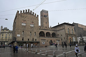 Bologna: Palazzo Re Enzo, Piazza del Nettuno, 25.5.2024 Bologna
