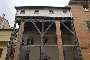 Bologna: Strada Maggiore, Corte Isolani, 25.5.2024 Bologna