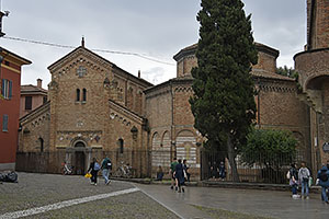 Bologna: Basilica dei protomartiri San Vitale e Sant'Agricola, Chiesa del Santo Sepolcro, Piazza Santo Stefano, 25.5.2024 Bologna
