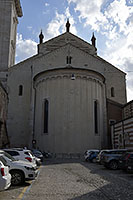 Verona: Via Pietà Vecchia, Duomo di Verona, Cattedrale di Santa Maria Assunta, 19.5.2024 Verona