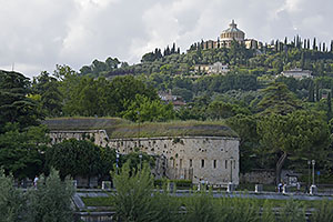 Verona: Santuario Nostra Signora di Lourdes, Lungadige San Giorgio, 19.5.2024 Verona