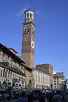 Verona: Piazza Erbe, Torre dei Lamberti, Palazzo della Ragione, 19.5.2024 Verona