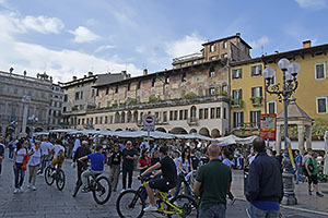 Verona: Piazza Erbe, 19.5.2024 Verona