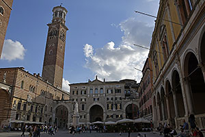 Verona: Piazza dei Signori, Palazzo della Ragione, Torre dei Lamberti, 19.5.2024 Verona