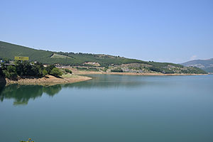 Albánsko: Kukës, vodná nádrž Drin (Drini i Zi), 16.7.2024 Albansko