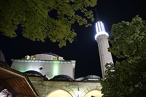 Sarajevo: Baščaršija, Gazi Husrev-begova džamija, 28.4.2024 Sarajevo